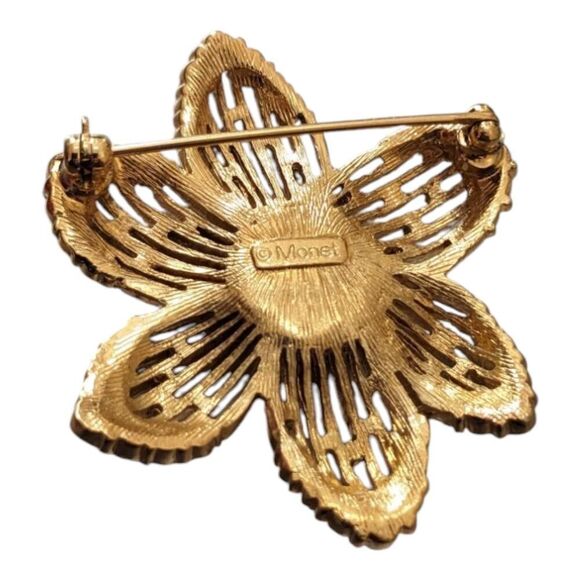 Vintage Monet Green Rhinestone & Faux Pearl Gold Tone Pin Brooch - Picture 2 of 3